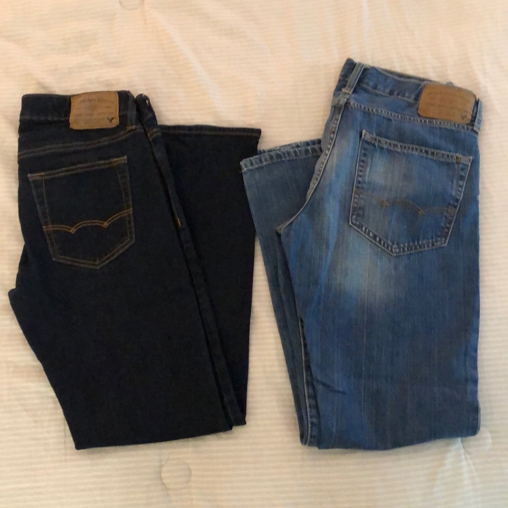2 pairs of American eagle jeans size 31/32